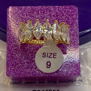 Living The Dream Bomb Party Ring Size 9 Diamond CZ Gold Plating RG65055